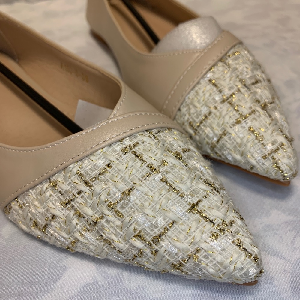 Pointy-toe Flats - Picture 3 of 6
